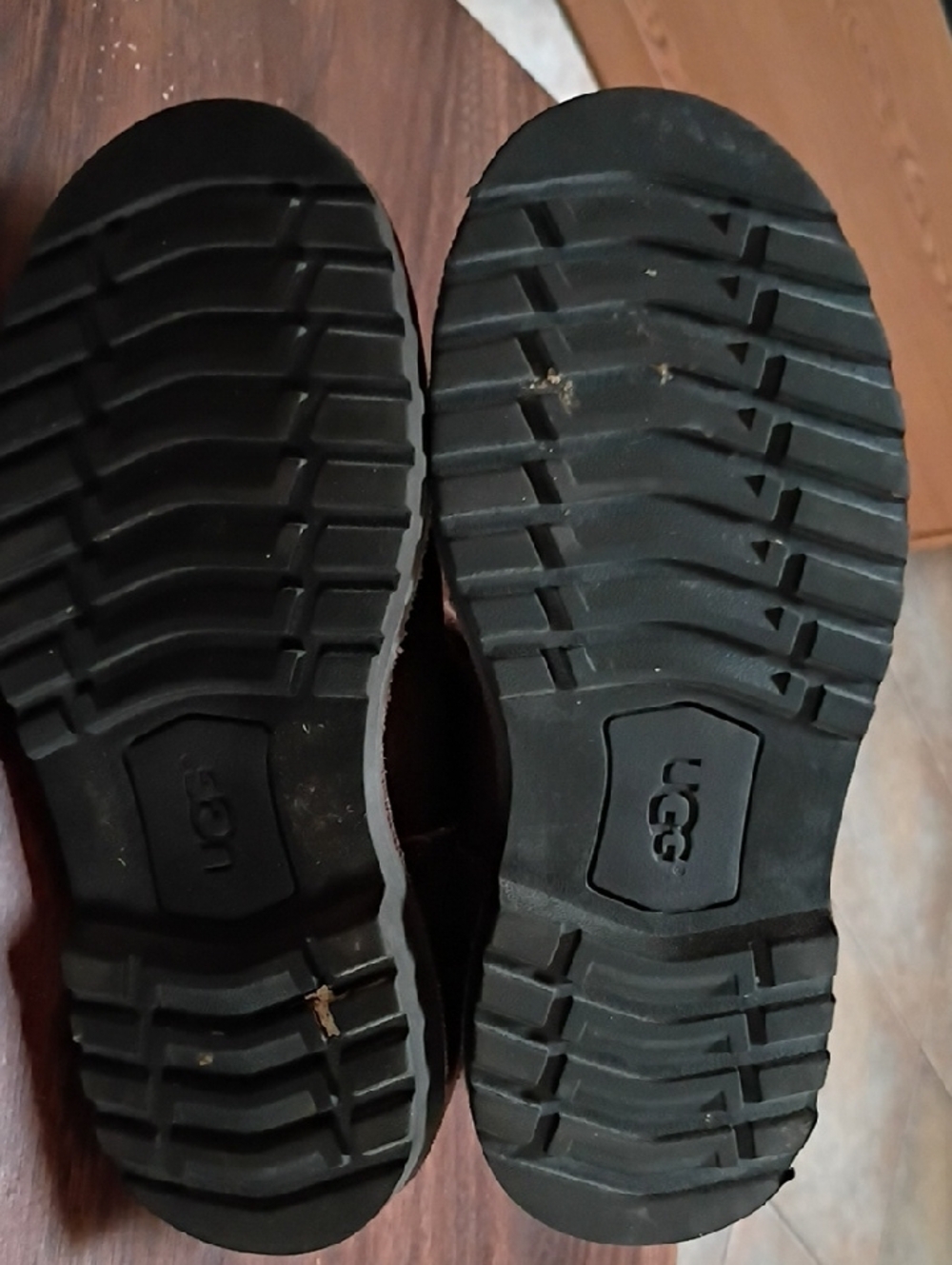 Boys UGG Brown Fall/Winter Treaded Boot Soles - Picture 5 of 7